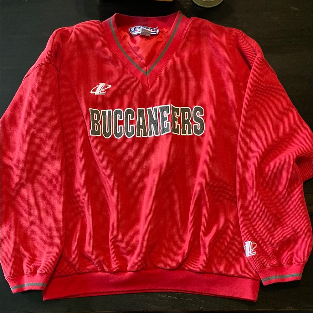 Buccaneers V-Neck